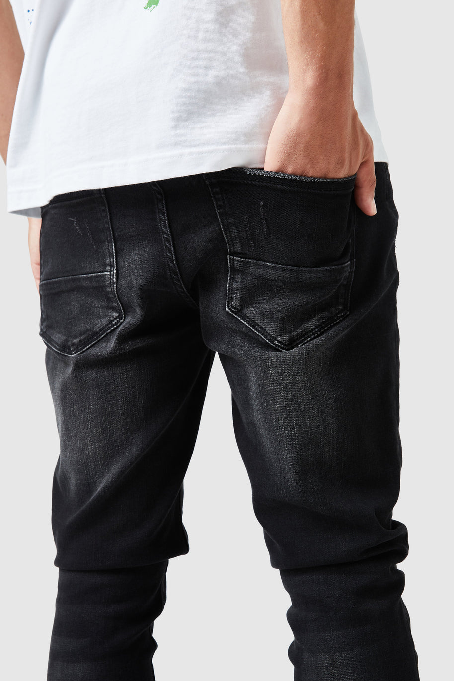 Essentials Slim Jean 2.0 - Black